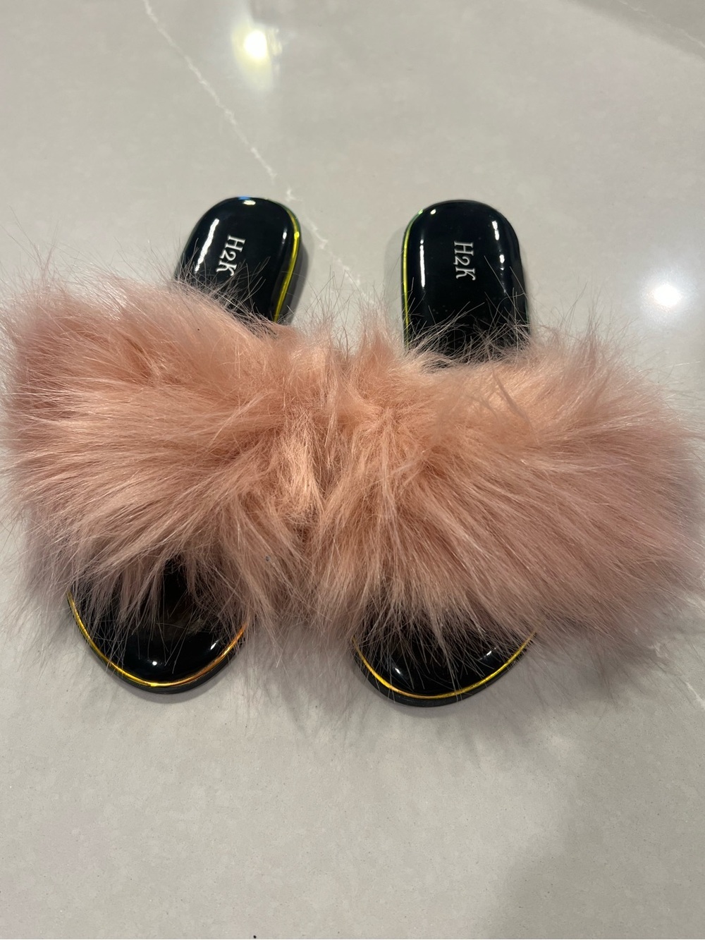 H2K Pink Faux Fur Slide Sandals - Plush Women's Comfort